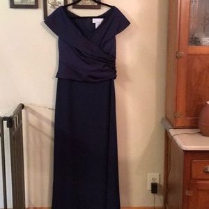 Beautiful Alfred Angelo formal gown.